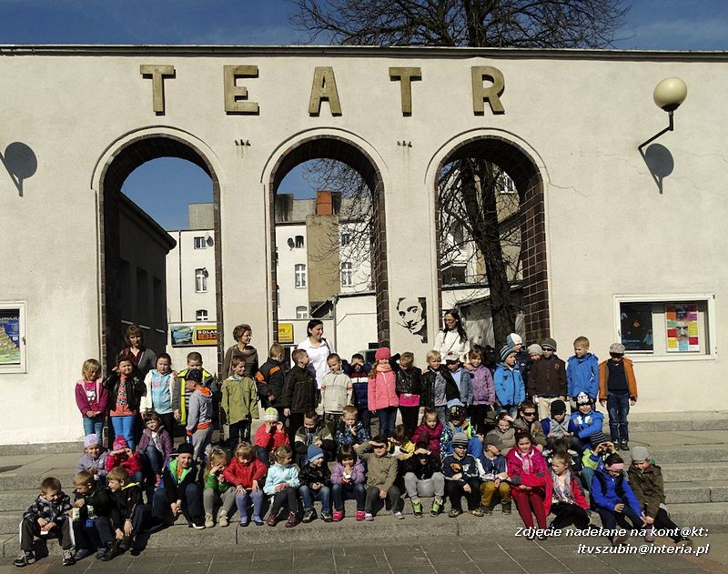 Przedszkolaki na spektaklu pt. ?Kopciuszek? w Gnieźnie