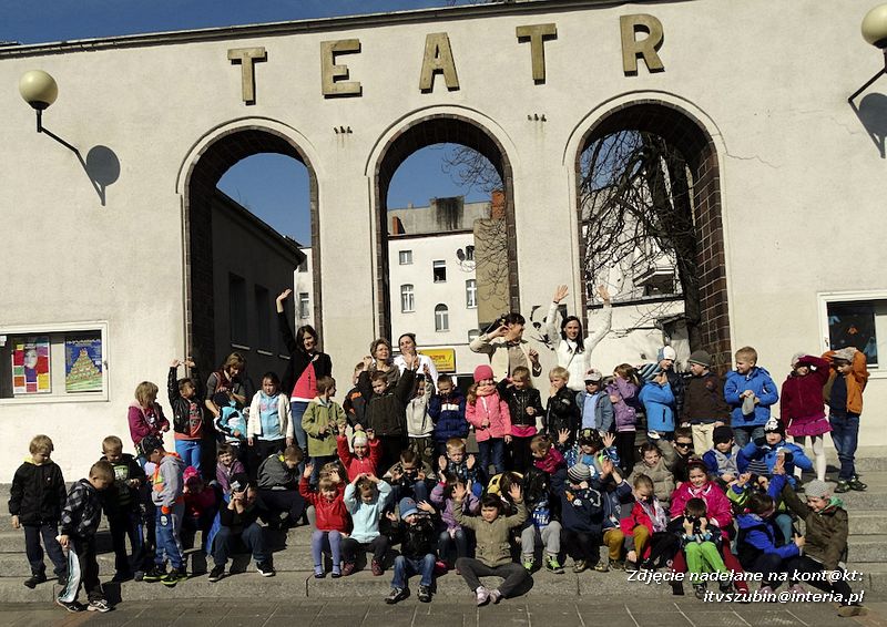 Przedszkolaki na spektaklu pt. ?Kopciuszek? w Gnieźnie