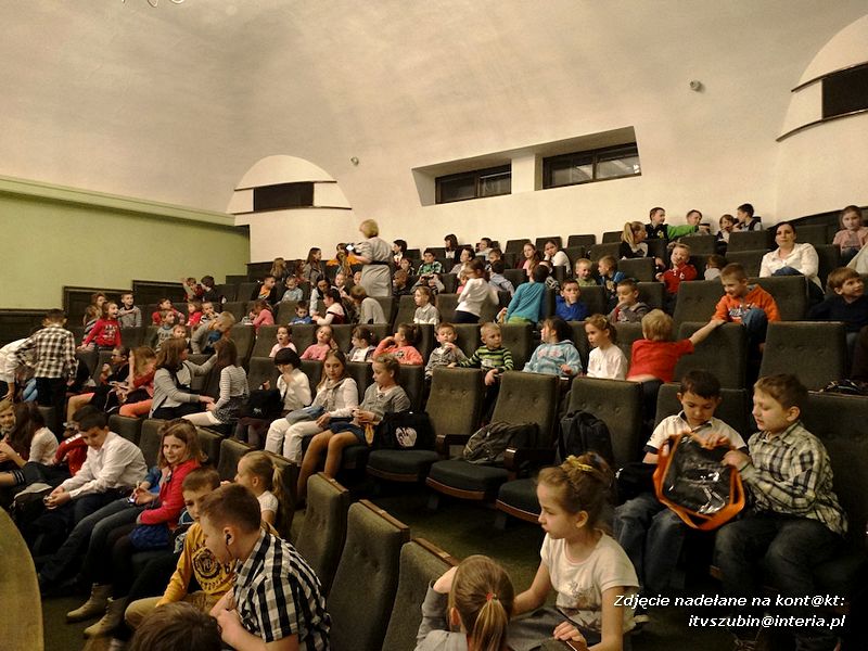 Przedszkolaki na spektaklu pt. ?Kopciuszek? w Gnieźnie