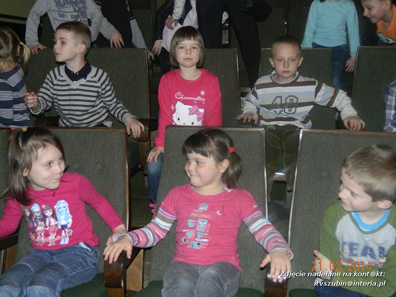 Przedszkolaki na spektaklu pt. ?Kopciuszek? w Gnieźnie