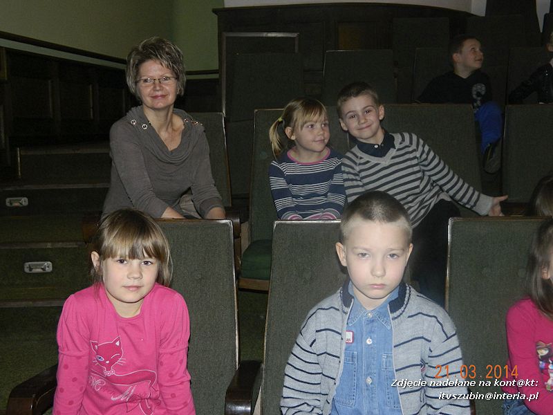 Przedszkolaki na spektaklu pt. ?Kopciuszek? w Gnieźnie