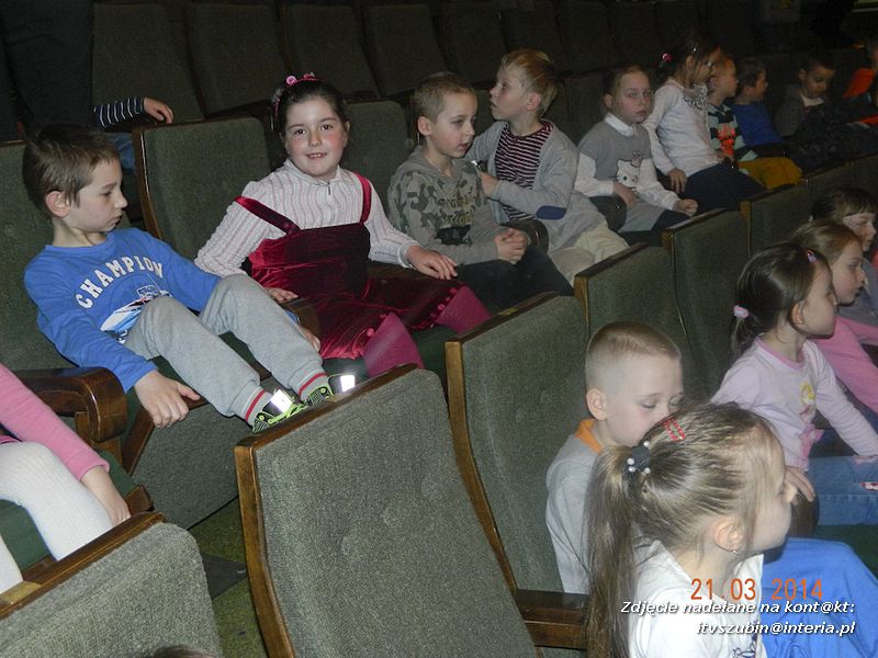 Przedszkolaki na spektaklu pt. ?Kopciuszek? w Gnieźnie