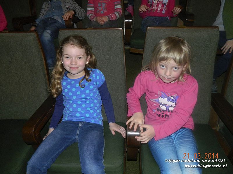 Przedszkolaki na spektaklu pt. ?Kopciuszek? w Gnieźnie