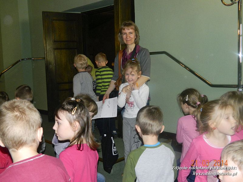 Przedszkolaki na spektaklu pt. ?Kopciuszek? w Gnieźnie