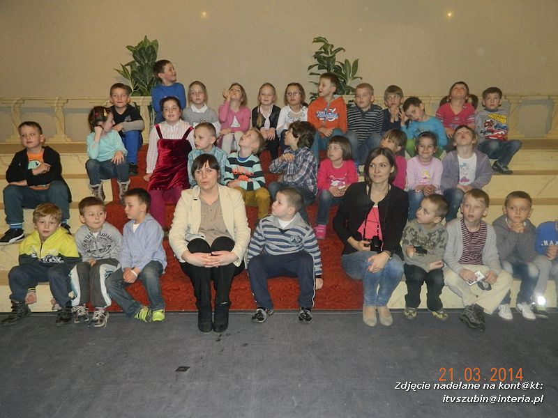 Przedszkolaki na spektaklu pt. ?Kopciuszek? w Gnieźnie