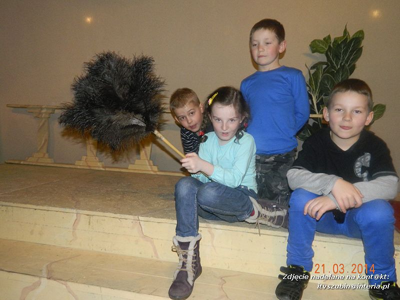 Przedszkolaki na spektaklu pt. ?Kopciuszek? w Gnieźnie