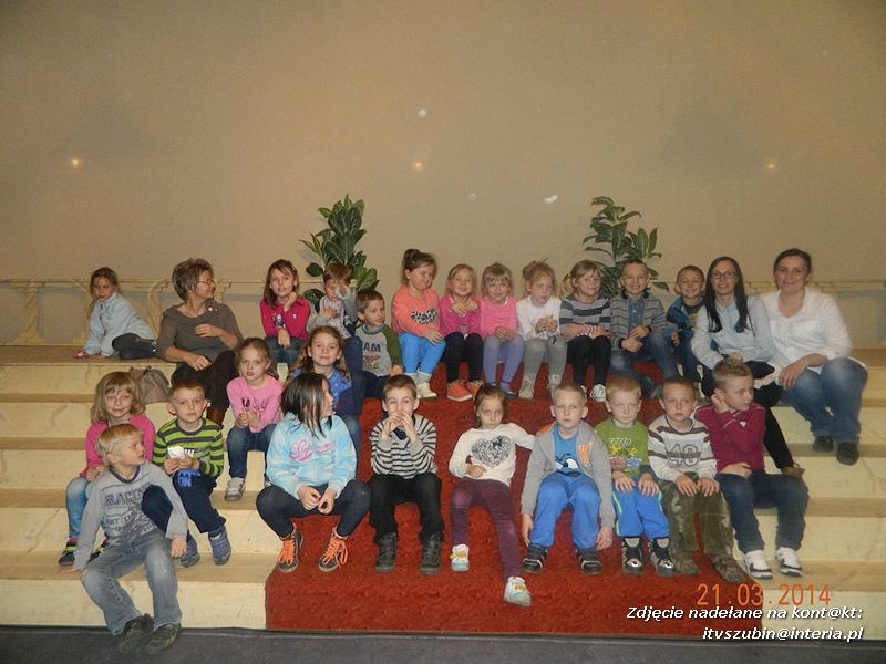 Przedszkolaki na spektaklu pt. ?Kopciuszek? w Gnieźnie