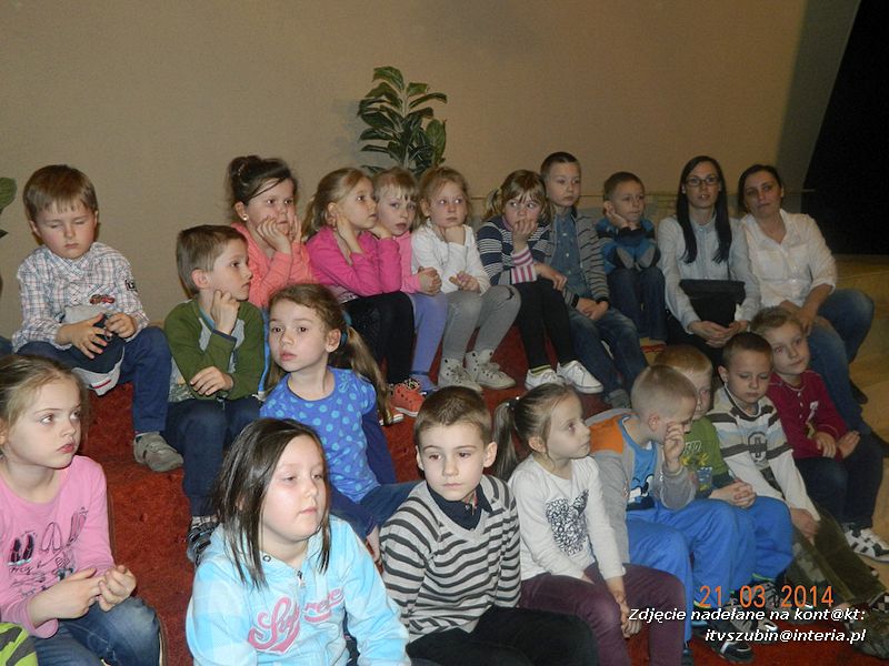 Przedszkolaki na spektaklu pt. ?Kopciuszek? w Gnieźnie