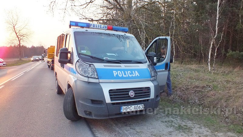 Motocyklista uderzył w samochód osobowy