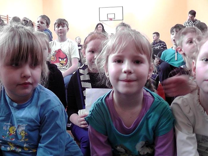 Piłkarze Zawiszy odwiedzili placówkę opiekuńczo-wychowawczą oraz dwie szkoły w naszej gminie