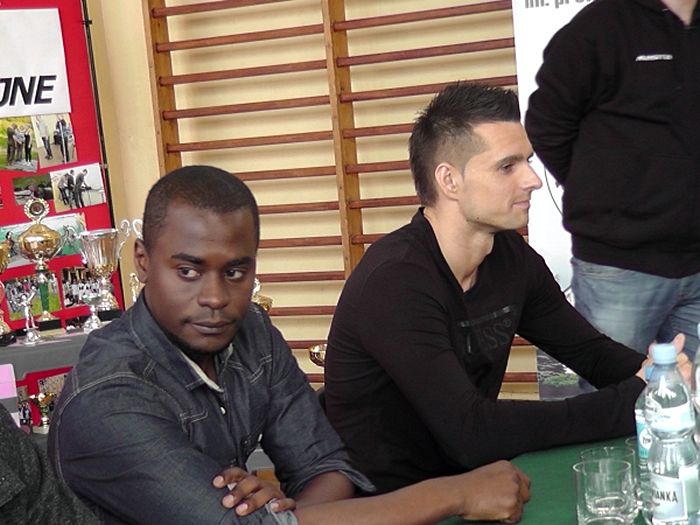 Piłkarze Zawiszy odwiedzili placówkę opiekuńczo-wychowawczą oraz dwie szkoły w naszej gminie