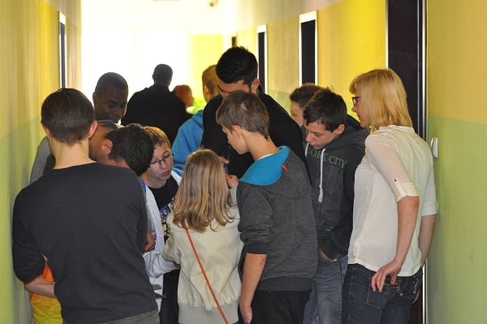 Piłkarze Zawiszy odwiedzili placówkę opiekuńczo-wychowawczą oraz dwie szkoły w naszej gminie