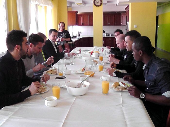 Piłkarze Zawiszy odwiedzili placówkę opiekuńczo-wychowawczą oraz dwie szkoły w naszej gminie