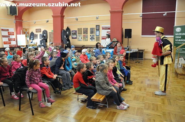 Czerwony Kapturek na scenie Domu Polskiego