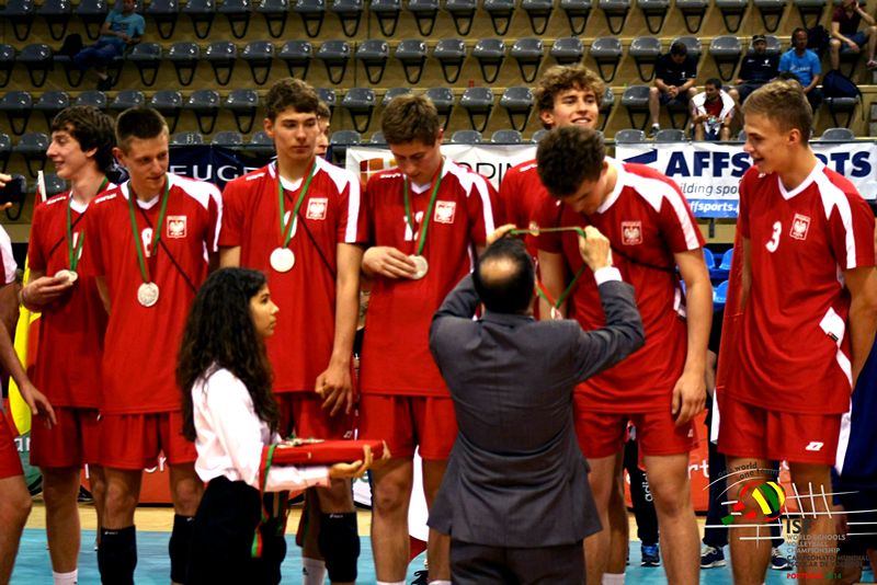 Po zaciętej i wyrównanej walce o Mistrzostwo Świata Szkół w siatkówce Janek Lesiuk powraca do domu ze srebrem !!!