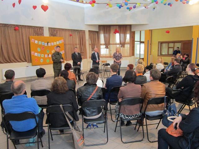 PEŁNA GALA mundurowa w Technikum w Kołaczkowie