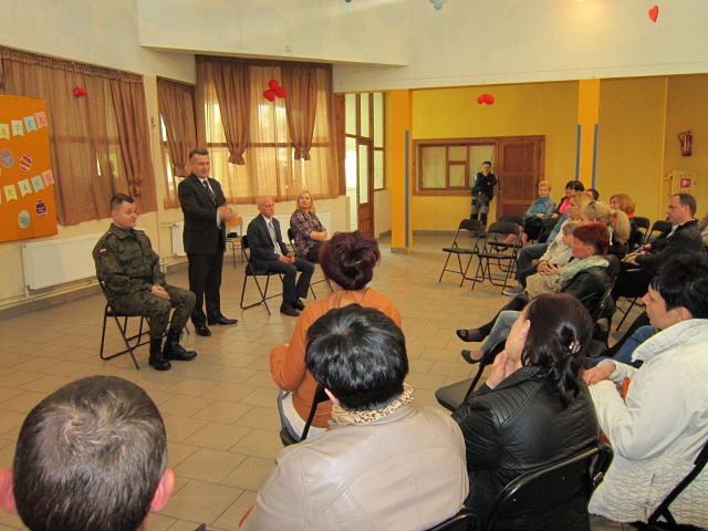 PEŁNA GALA mundurowa w Technikum w Kołaczkowie