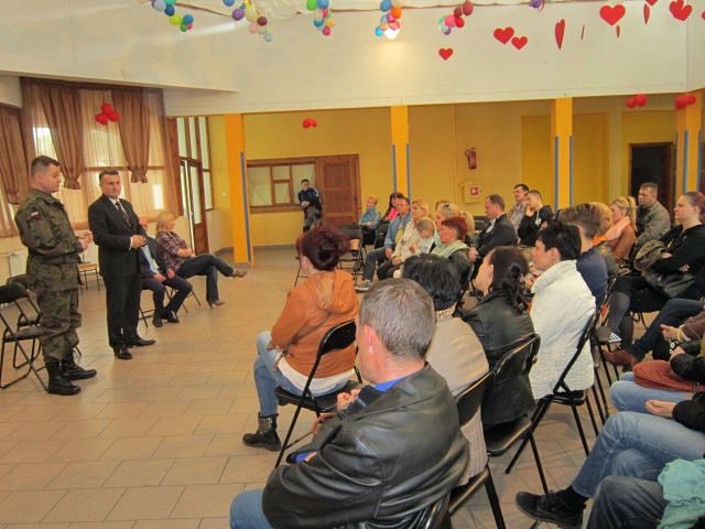 PEŁNA GALA mundurowa w Technikum w Kołaczkowie