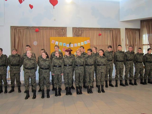 PEŁNA GALA mundurowa w Technikum w Kołaczkowie