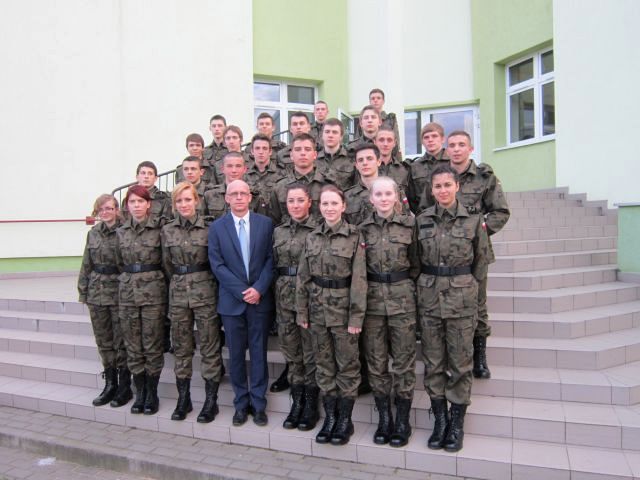 PEŁNA GALA mundurowa w Technikum w Kołaczkowie