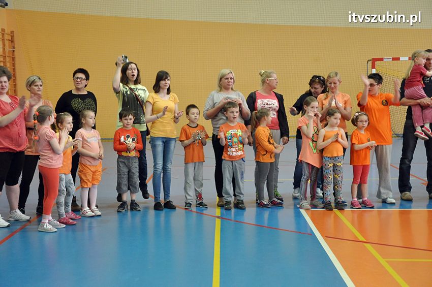 Mamo,Tato baw się z nami