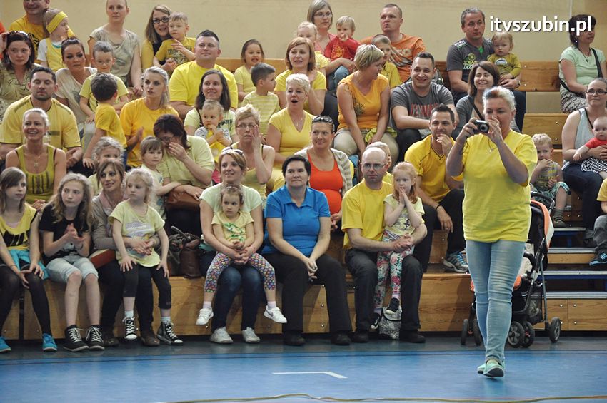 Mamo,Tato baw się z nami