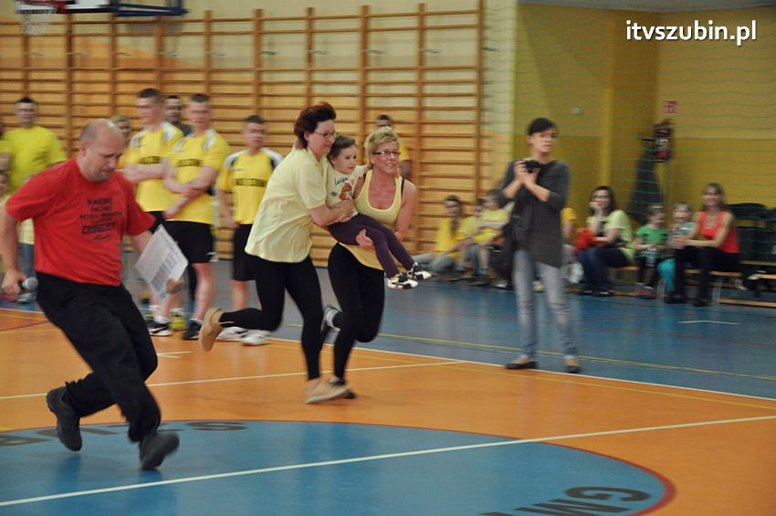 Mamo,Tato baw się z nami