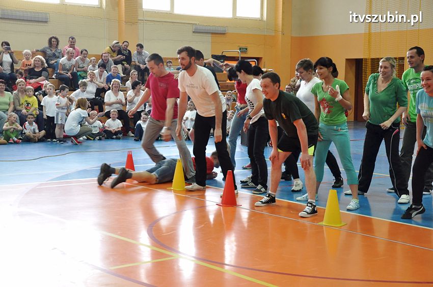 Mamo,Tato baw się z nami