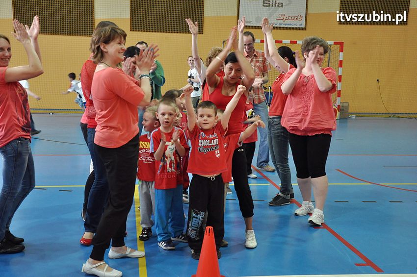 Mamo,Tato baw się z nami