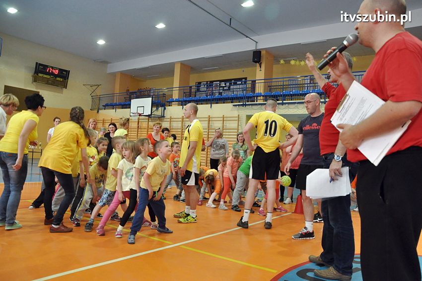 Mamo,Tato baw się z nami