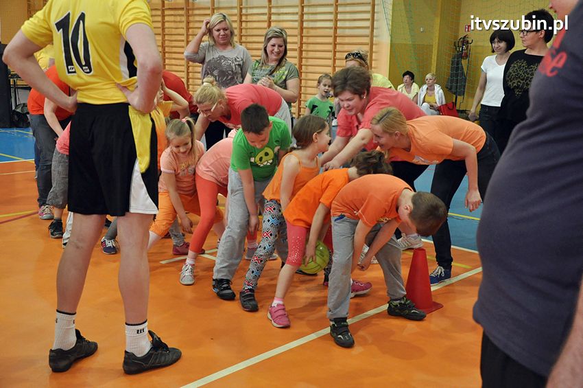 Mamo,Tato baw się z nami