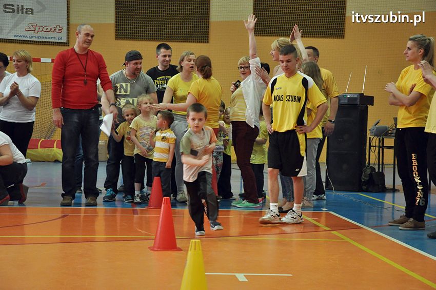 Mamo,Tato baw się z nami