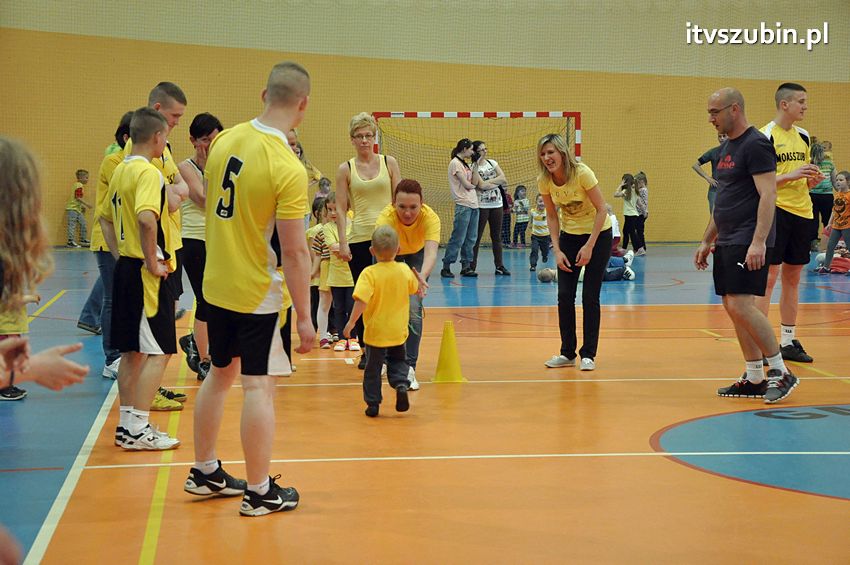 Mamo,Tato baw się z nami