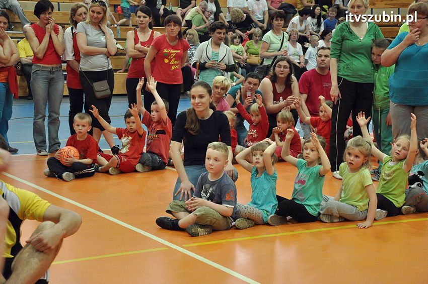 Mamo,Tato baw się z nami