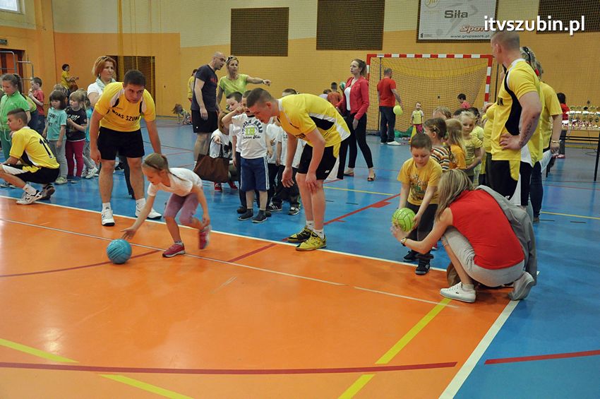 Mamo,Tato baw się z nami