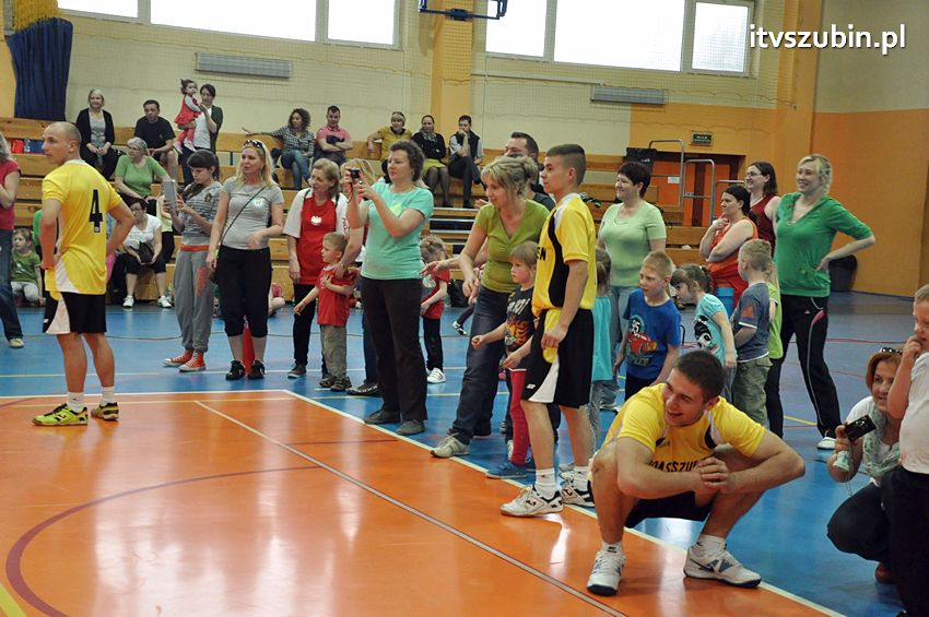 Mamo,Tato baw się z nami