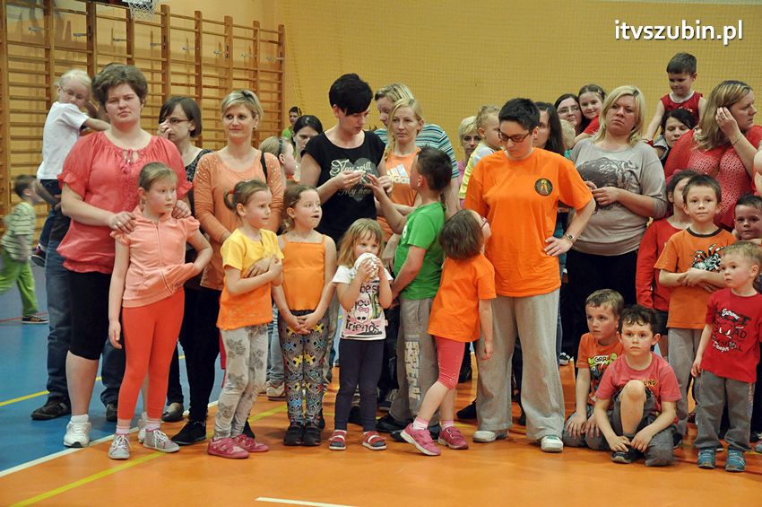 Mamo,Tato baw się z nami