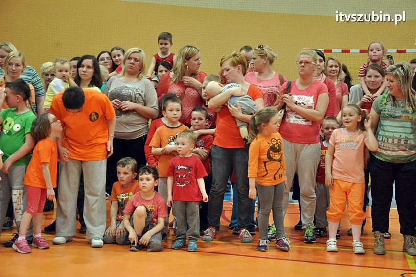 Mamo,Tato baw się z nami