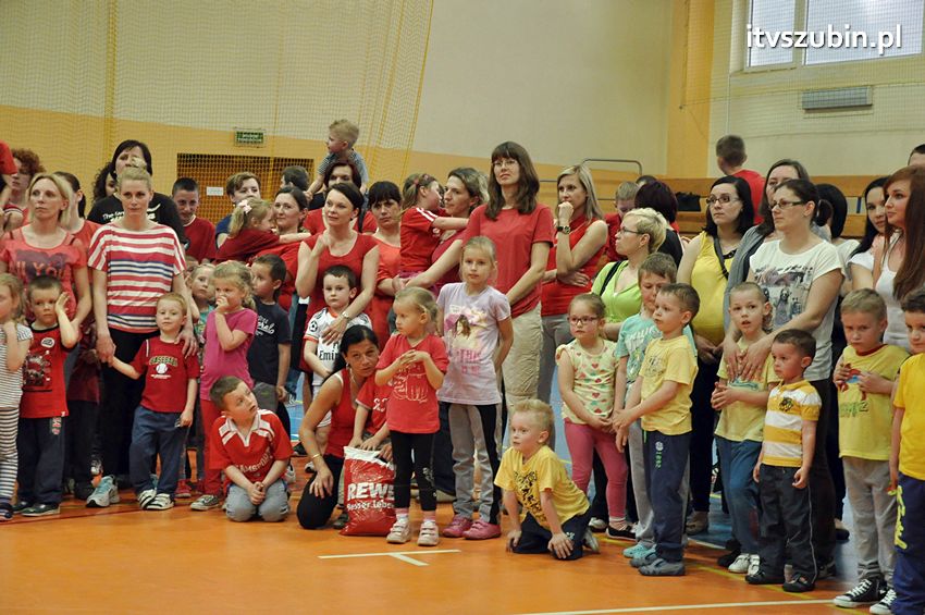 Mamo,Tato baw się z nami