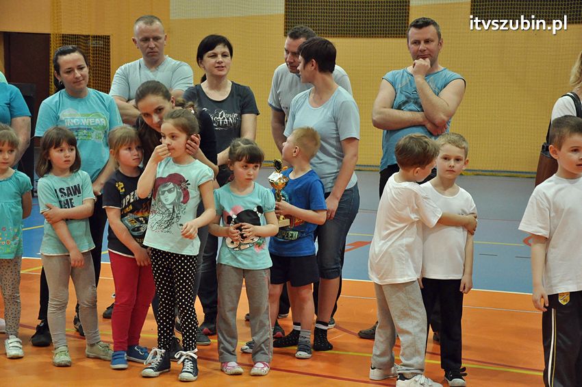 Mamo,Tato baw się z nami