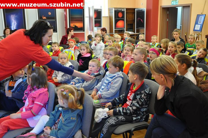 Flaga, szalik, koszulka- symbole narodowe wokół nas