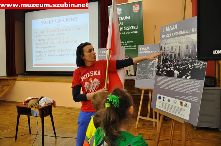 Flaga, szalik, koszulka- symbole narodowe wokół nas