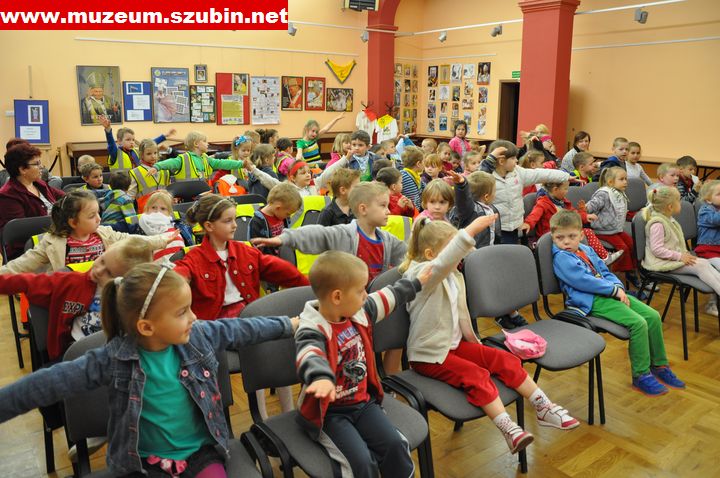 Flaga, szalik, koszulka- symbole narodowe wokół nas