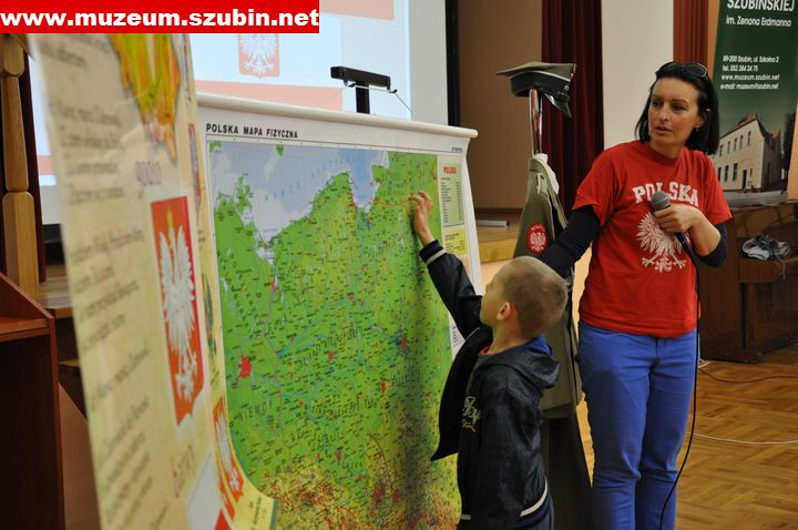 Flaga, szalik, koszulka- symbole narodowe wokół nas