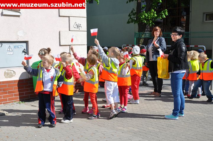 Flaga, szalik, koszulka- symbole narodowe wokół nas