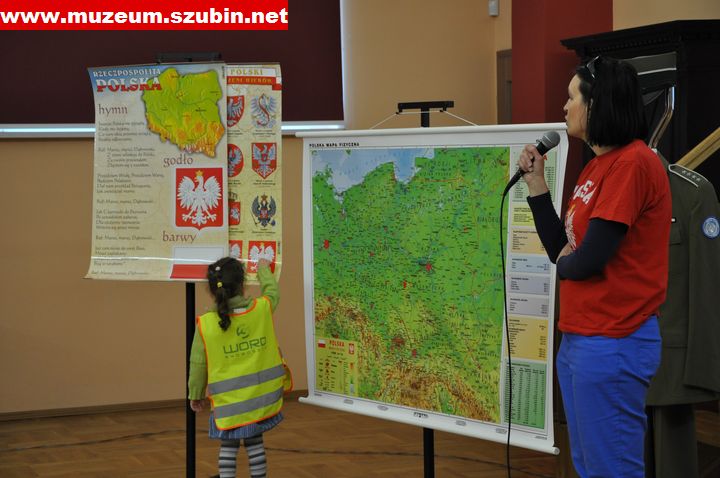 Flaga, szalik, koszulka- symbole narodowe wokół nas