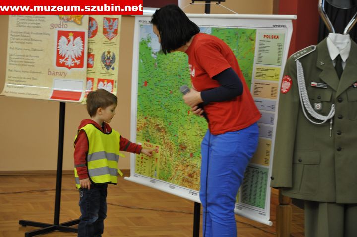 Flaga, szalik, koszulka- symbole narodowe wokół nas
