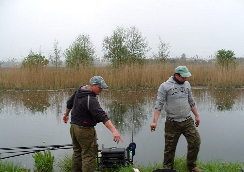Zawody koła PZW 128 Szubin w Antoniewie