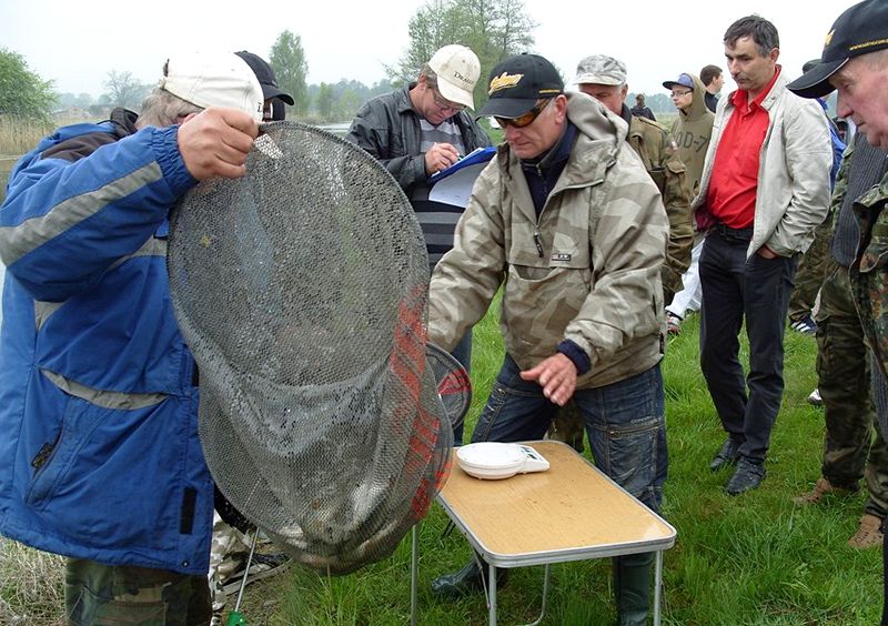 Zawody koła PZW 128 Szubin w Antoniewie