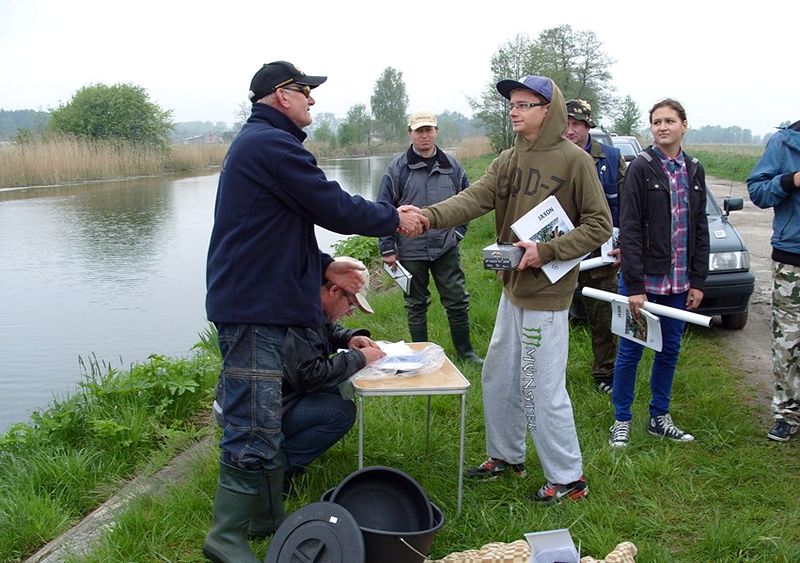 Zawody koła PZW 128 Szubin w Antoniewie